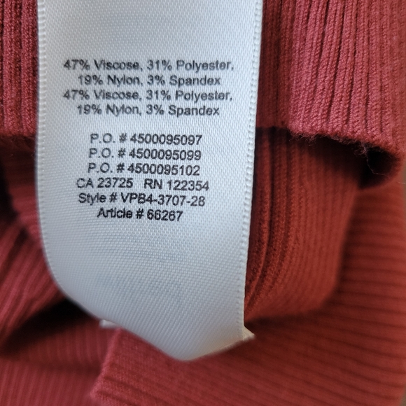 Cut-Out Knit Top - Picture 3 of 4